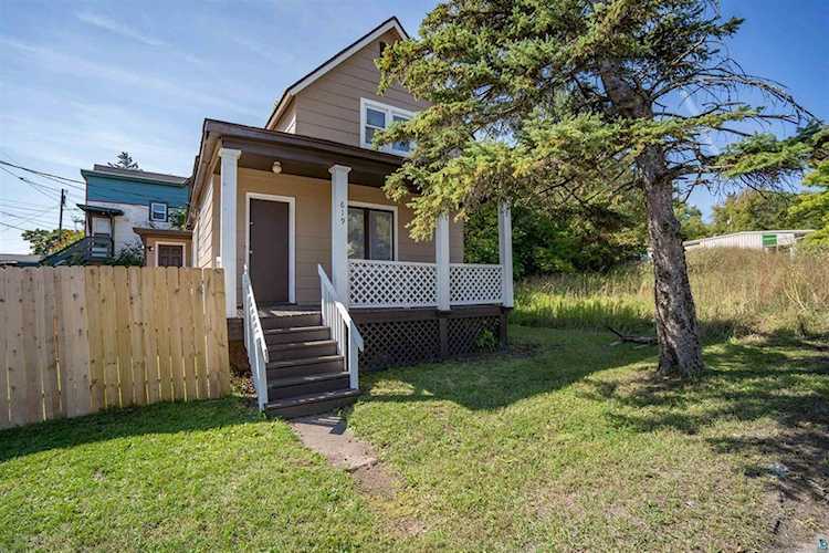 619 N 6th Avenue E Duluth, MN 55805