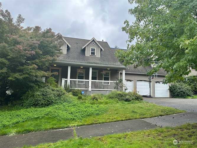 1517 7th Street Pl SE Puyallup, WA 98372