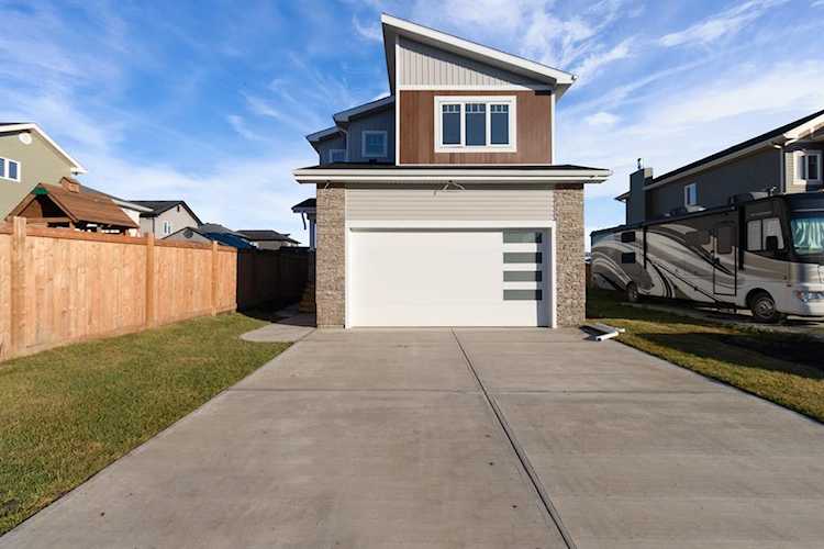 109 Athabasca Crescent Fort McMurray, AB T9J 1