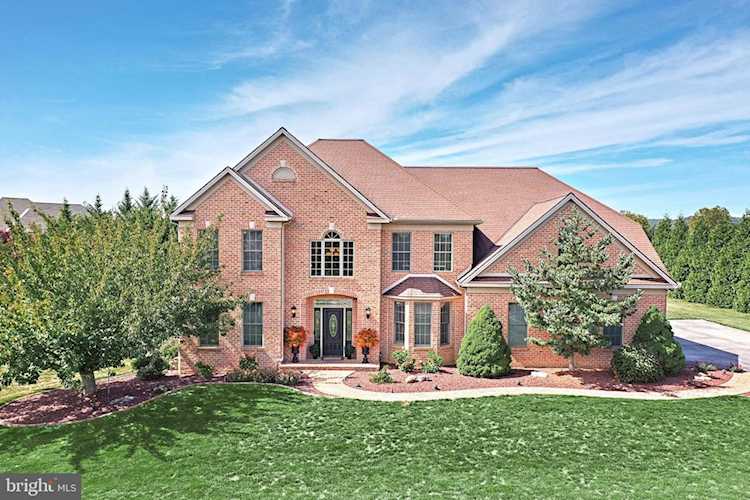 111 Charlton Ct in Hanover,PA Photo 1