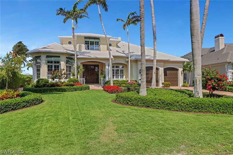 2621 Windward Way Naples, FL 34103 | MLS 222074852 Photo 1