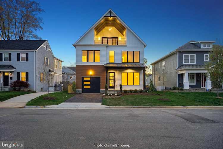 817 N Woodrow St Arlington, VA 22203