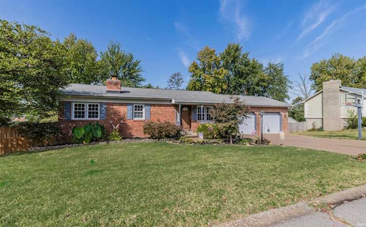 4411 Maryjoetta Drive Newburgh, IN 47630