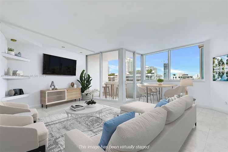 300 S Pointe Dr #606 Miami Beach, FL 33139