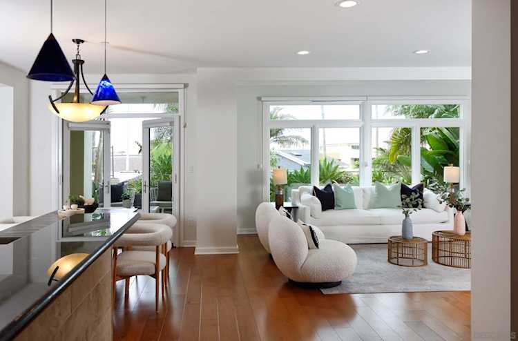 5450 La Jolla Blvd. #D102 La Jolla, CA 92037