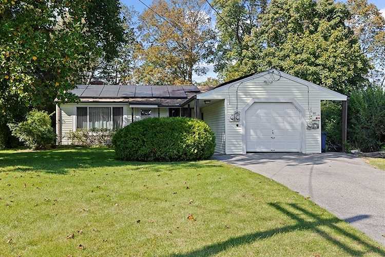 26 Hammond Ave Cohasset, MA 02025
