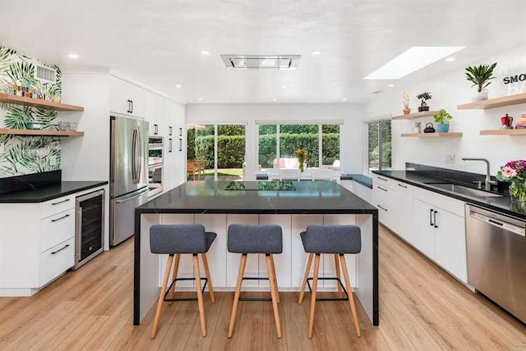 2058 Shadow Grove Way Encinitas, CA 92024