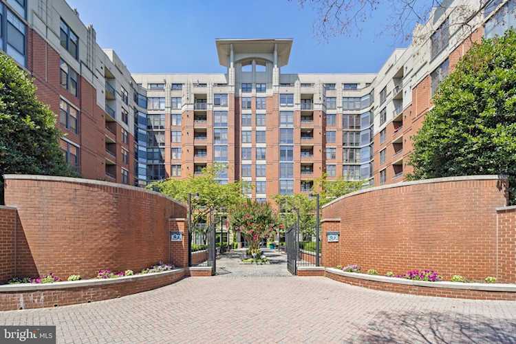 1021 N Garfield St #803 Arlington, VA 22201