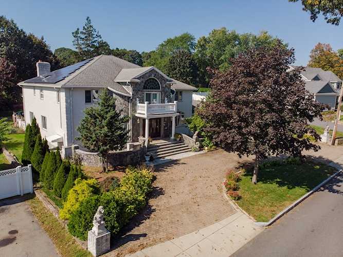 40 Oak Stoneham, MA 02180