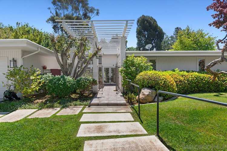 6729 Avenida Andorra La Jolla, CA 92037