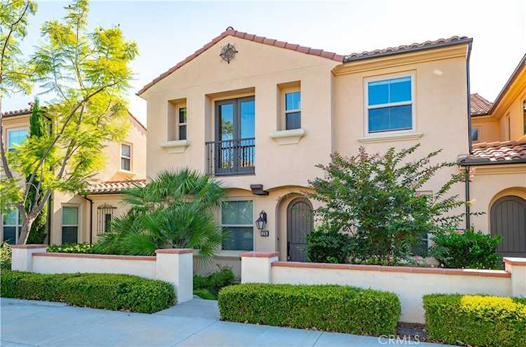 176 Outwest Irvine, CA 92618 | MLS OC23173678 Photo 1