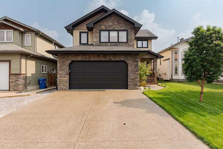 221 Fox Crescent Fort McMurray, AB T9K0C
