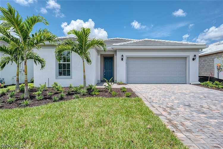 17591 Winding Oak Ln North Fort Myers, FL 33917