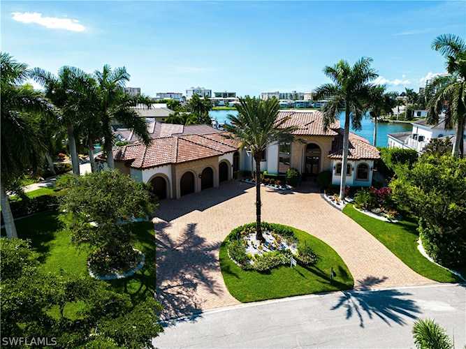 3111 Leeward Ln Naples, FL 34103