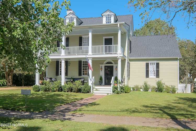 110 W King St Edenton, NC 27932