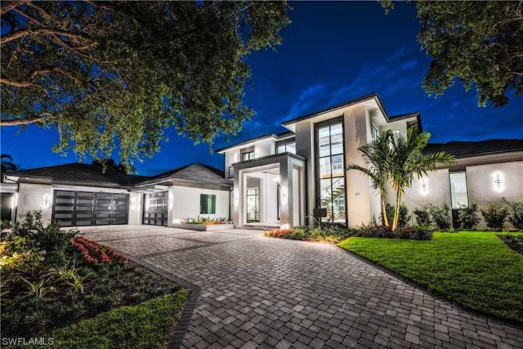691 Annemore Ln Naples, FL 34108