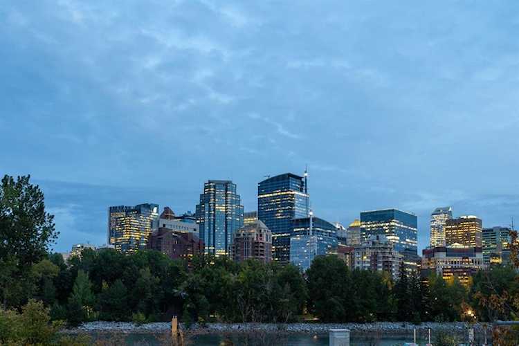 742 Memorial Dr NW #1 Calgary, AB T2N3C7