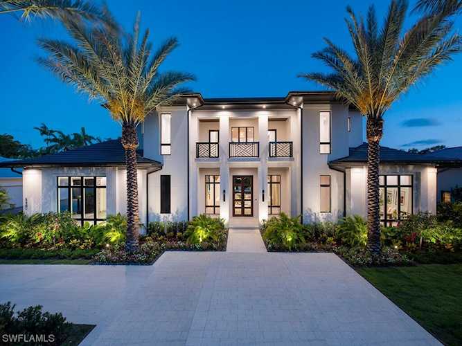 540 N 4th Ave Naples, FL 34102