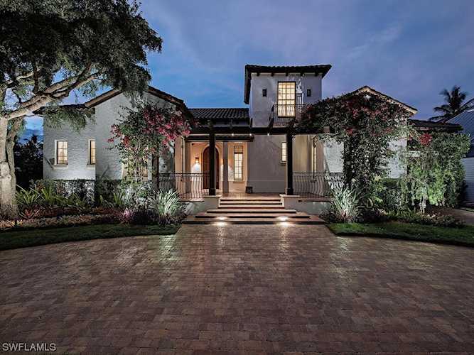 75 S 10th Ave Naples, FL 34102