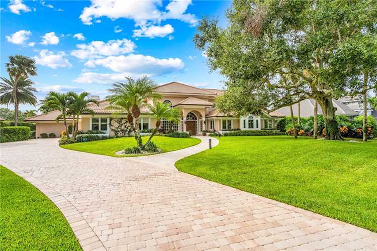 740 Lagoon Rd Vero Beach, FL 32963
