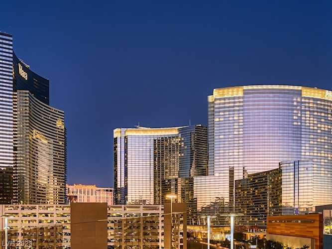 4471 Dean Martin Dr #810 Las Vegas, NV 89103