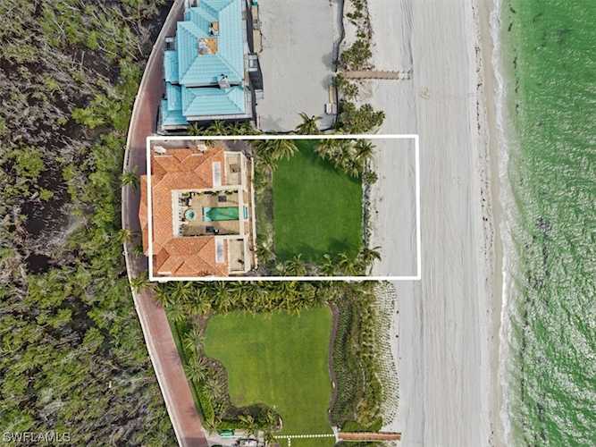 7613 Bay Colony Dr Naples, FL 34108