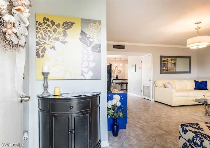 788 Park Shore Dr #H31 Naples, FL 34103