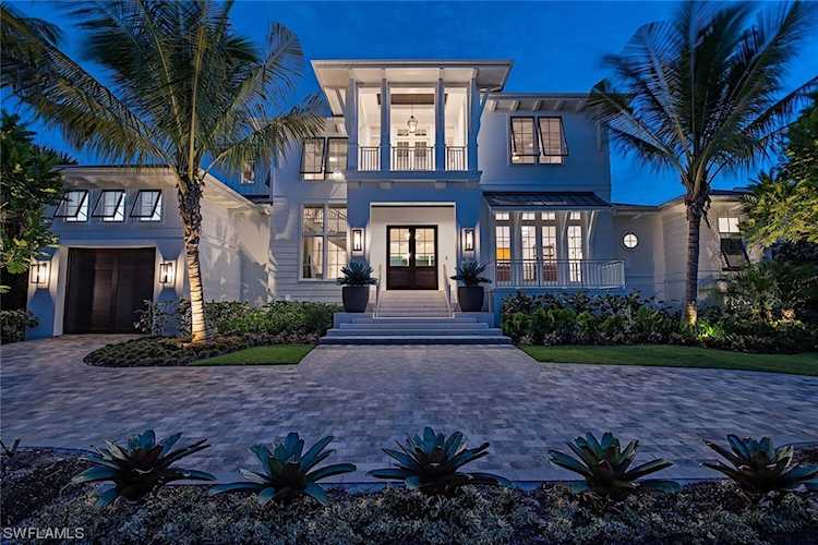 140 S 5th Ave Naples, FL 34102