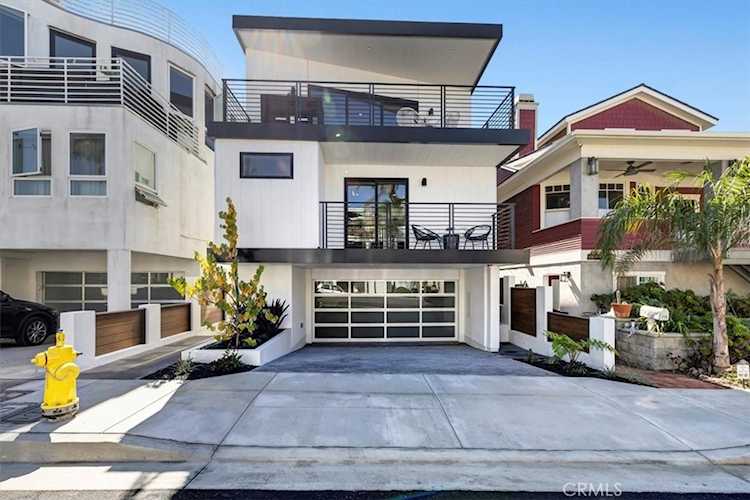 126 1st St Hermosa Beach, CA 90254