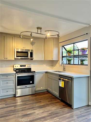 247 Streamwood Irvine, CA 92620