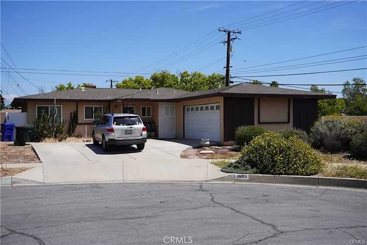 1609 N Clifford Ave Rialto, CA 92376 | MLS CV23174174 Photo 1