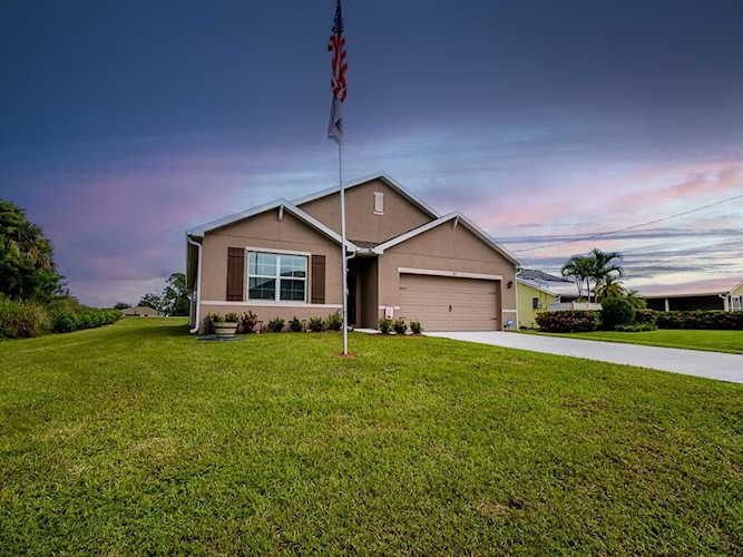 901 SW Abingdon Avenue Port St Lucie, FL 34953