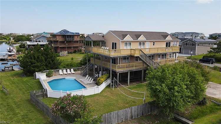 3437 Sandpiper Rd Virginia Beach, VA 23456