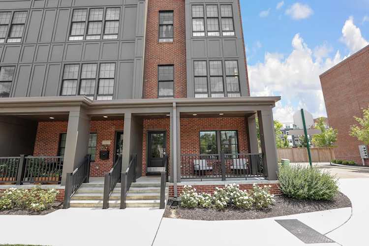 For Sale: $589,900 A condo for sale for sale at 2488 Westmont Boulevard Columbus, OH 43221 - Franklin. MLS 223020895 - Elegant and timeless 2 br, 2.5 ba townhome located in UA! Generous, open and bright kitchen with a... Photo 1