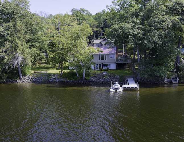 436 Memorial Dr Winthrop, ME 04364