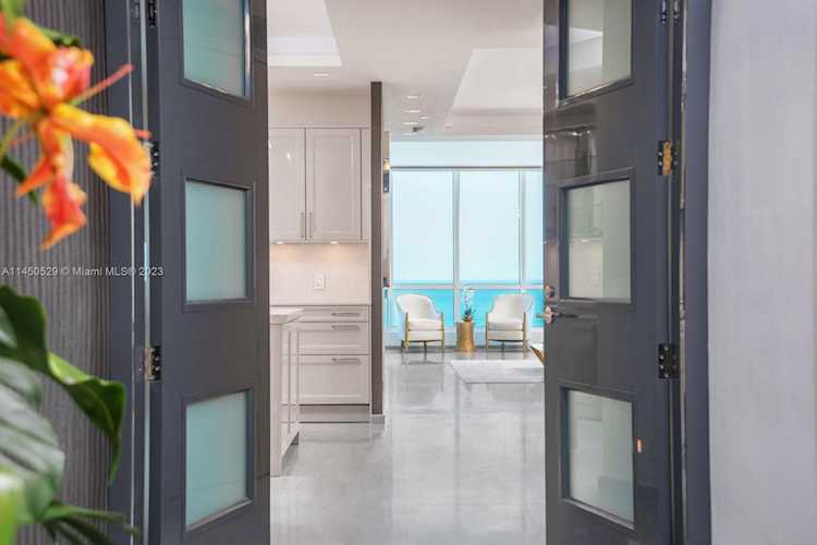 100 S Pointe Dr #2506 Miami Beach, FL 33139