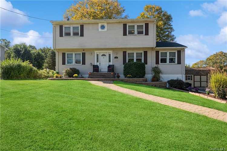 129 Pine Tree Rd Monroe, NY 10950