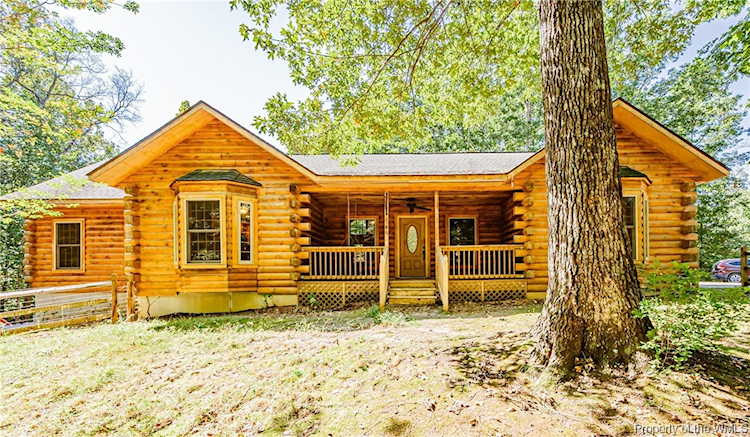 1786 Lightning Ridge Lanexa, VA 23089