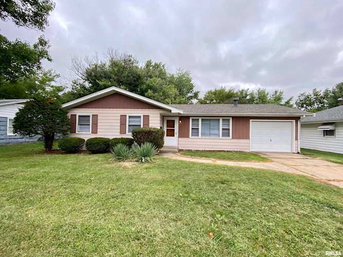 2701 W Scenic Dr Peoria, IL 61614 home for sale, MLS#PA1245302 - Rodgers Real Estate Group Photo 1