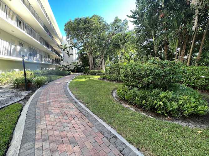 277 N Ocean Blvd #303 Boca Raton, FL 33432