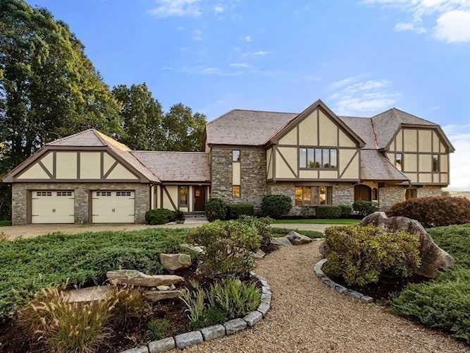 12 Jefferson Rd Westborough, MA 01581