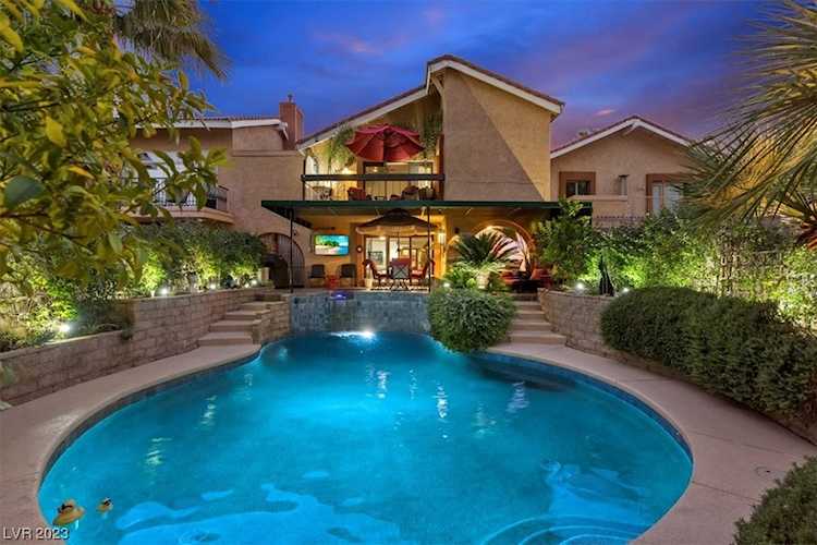 2986 Bel Air Dr Las Vegas, NV 89109