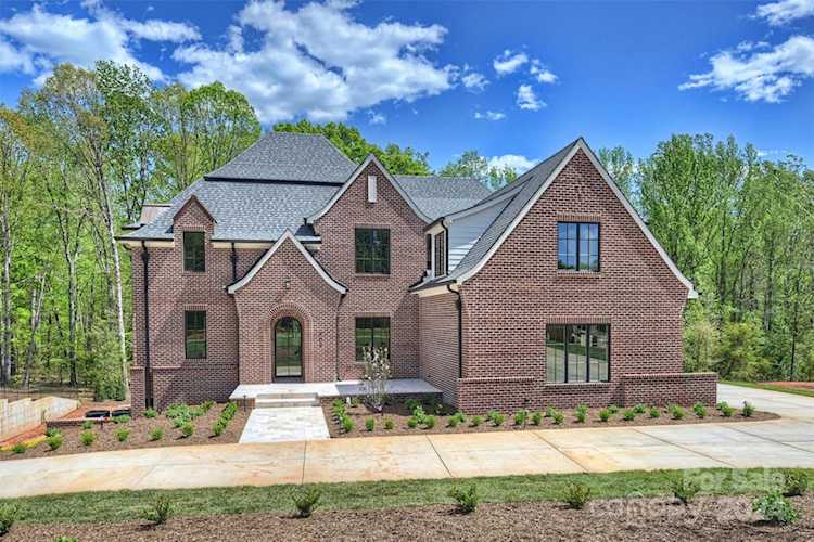 209 Crest Ct Weddington, NC 28104