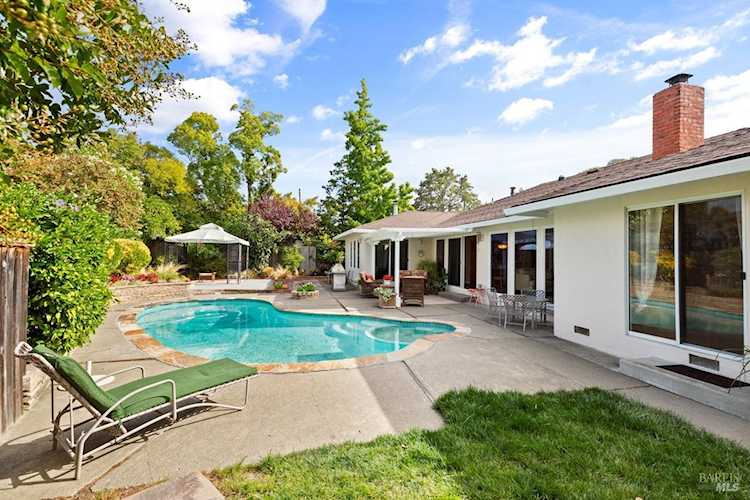 250 Tulane Drive Larkspur, CA 94939