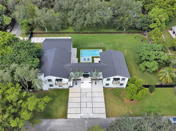 11530 SW 84th Ave Miami, FL 33156