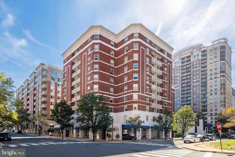 880 N Pollard St #222 Arlington, VA 22203 | MLS VAAR2035578 Photo 1