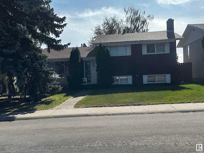 3211 112 Avenue Edmonton, AB T5W 0M1