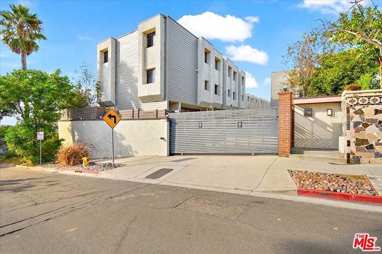 2621 E 20th St #18 Signal Hill, CA 90755