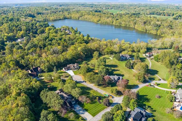8323 Thoroughbred Ct Indianapolis, IN 46278