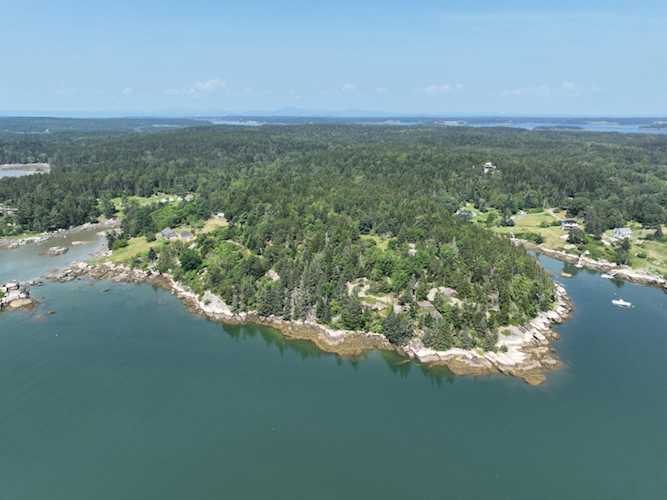 205 Young Rd Vinalhaven, ME 04863